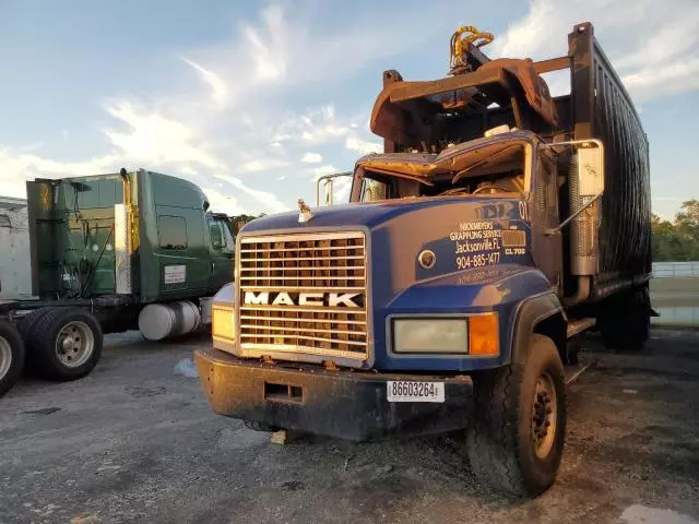 2006 Mack 700 CL700