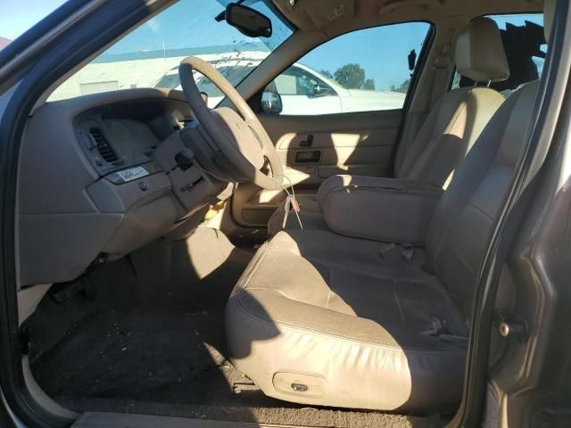 2005 Ford Crown Victoria LX