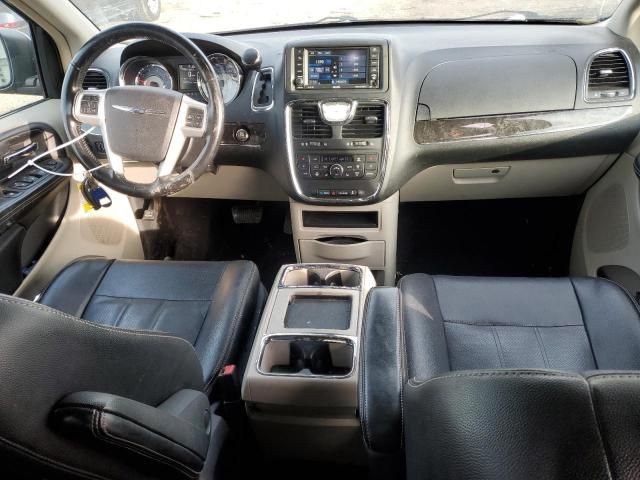 2015 Chrysler Town & Country Touring L