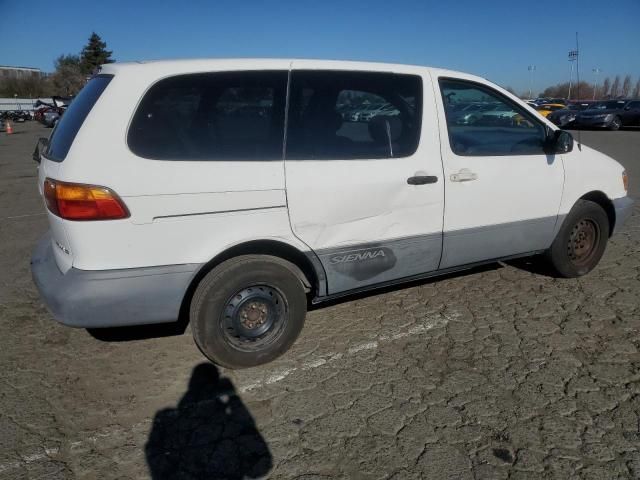 1999 Toyota Sienna CE