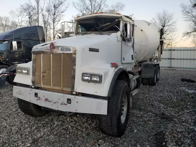 2015 Kenworth Construction W900