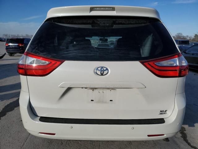 2017 Toyota Sienna XLE