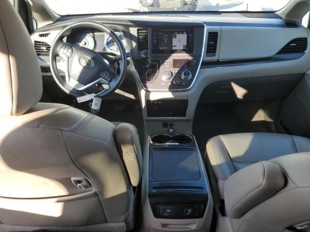 2015 Toyota Sienna XLE