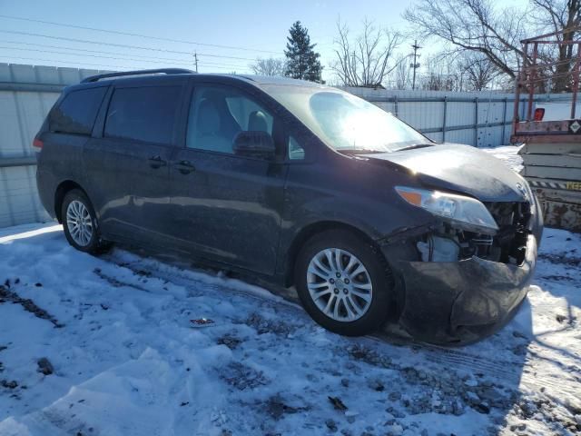 2013 Toyota Sienna XLE