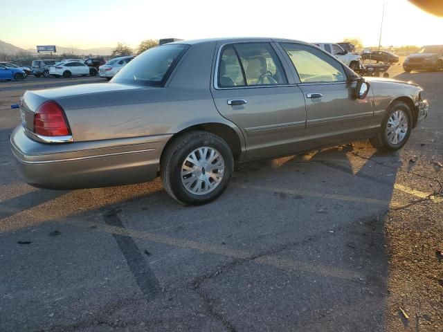 2004 Ford Crown Victoria LX