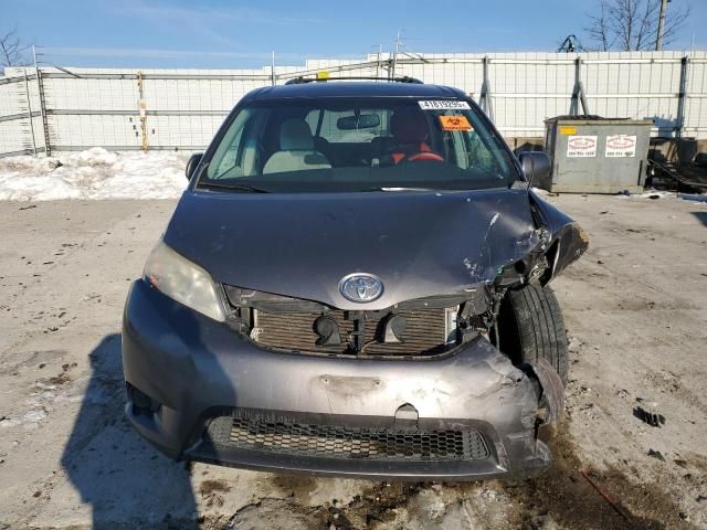 2011 Toyota Sienna LE