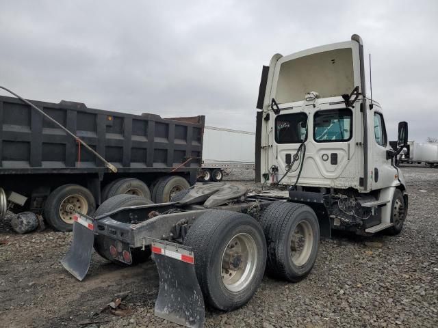 2016 Freightliner Cascadia 113