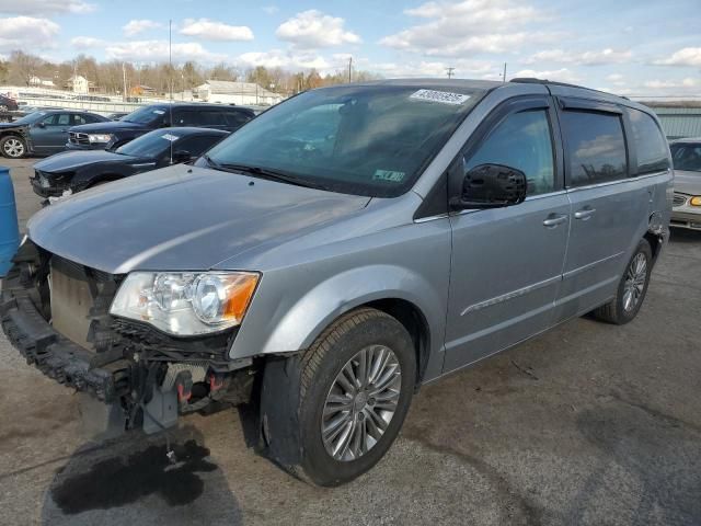 2014 Chrysler Town & Country Touring L