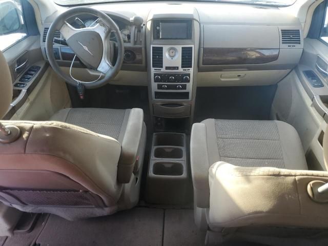 2009 Chrysler Town & Country LX