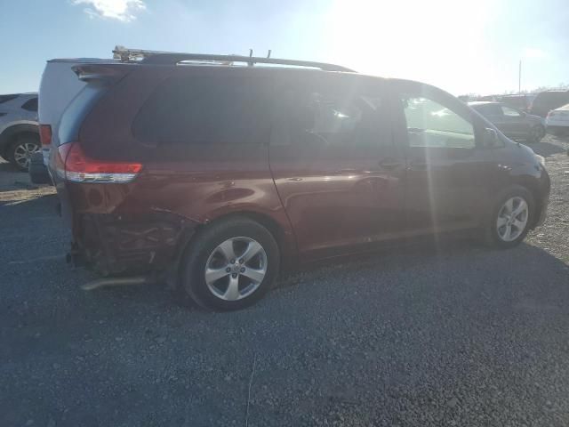 2014 Toyota Sienna LE