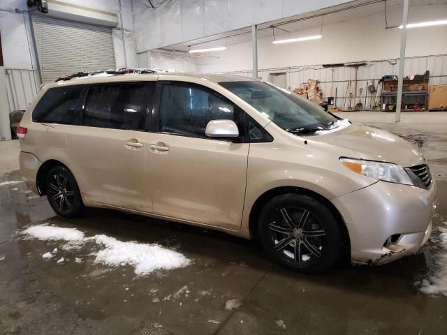 2011 Toyota Sienna LE