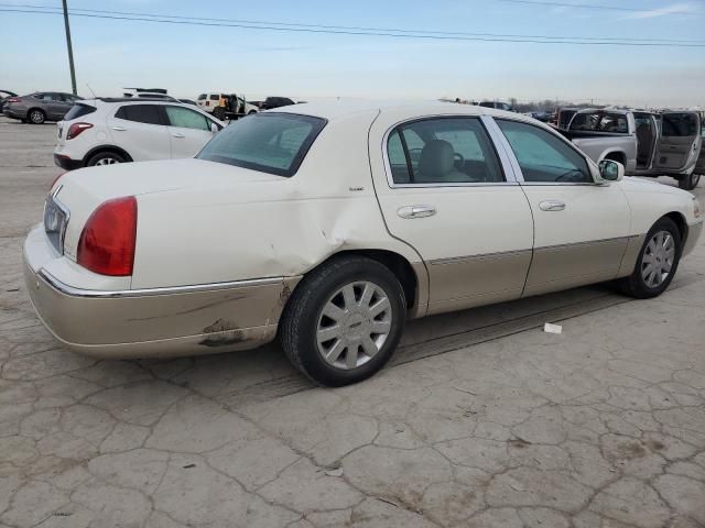 2005 Lincoln Town Car Signature Limited