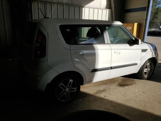 2010 KIA Soul +