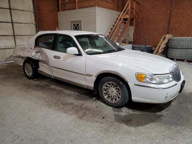 1998 Lincoln Town Car Signature