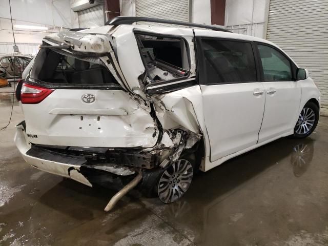 2018 Toyota Sienna XLE