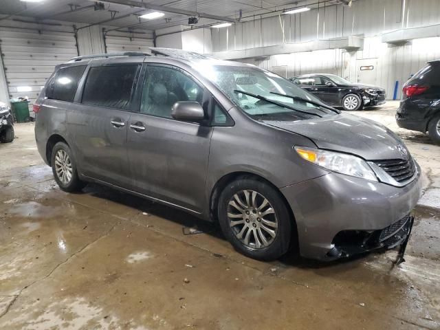 2015 Toyota Sienna XLE