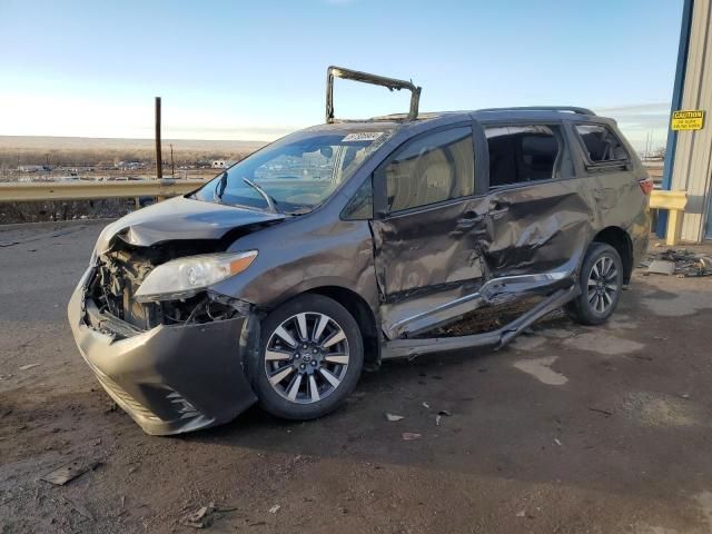 2019 Toyota Sienna XLE