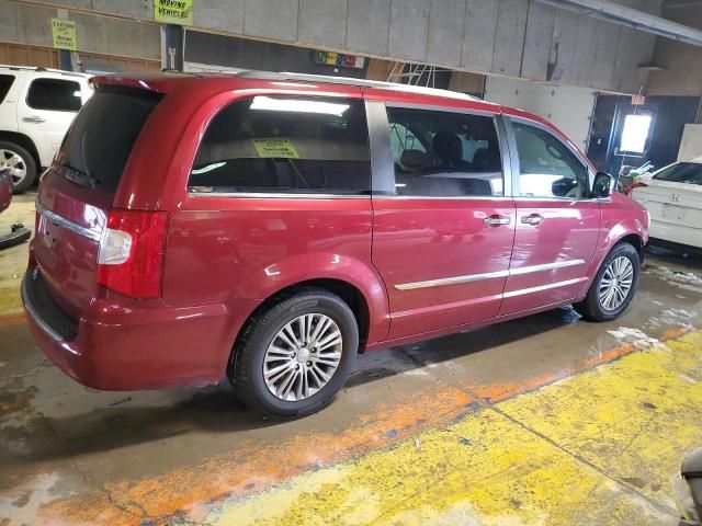 2014 Chrysler Town & Country Touring L