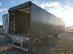 2014 East Manufacturing Trailer