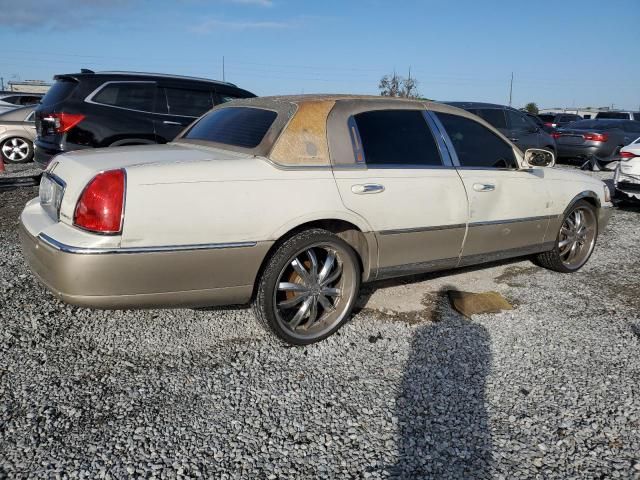 2004 Lincoln Town Car Executive