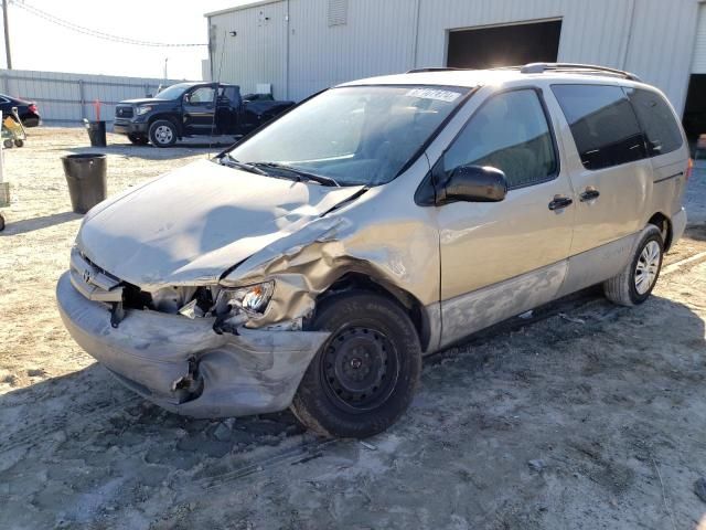 2000 Toyota Sienna LE