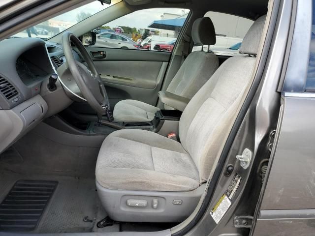 2004 Toyota Camry LE