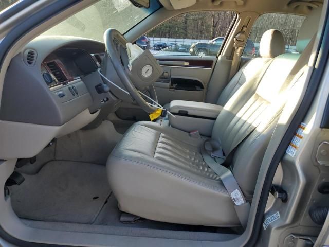 2004 Lincoln Town Car Executive