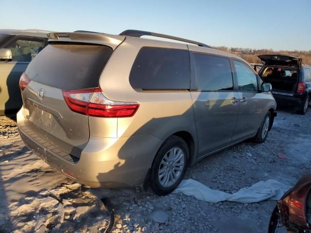 2017 Toyota Sienna XLE