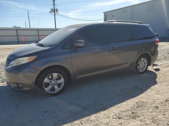 2012 Toyota Sienna XLE