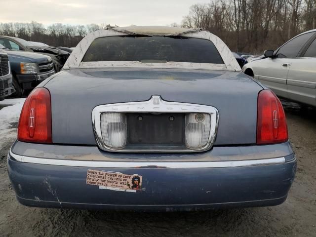 2000 Lincoln Town Car Signature