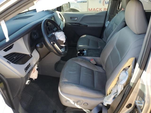 2016 Toyota Sienna XLE