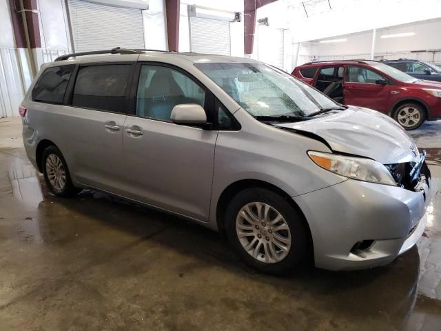 2016 Toyota Sienna XLE