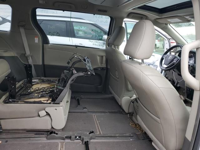 2018 Toyota Sienna XLE