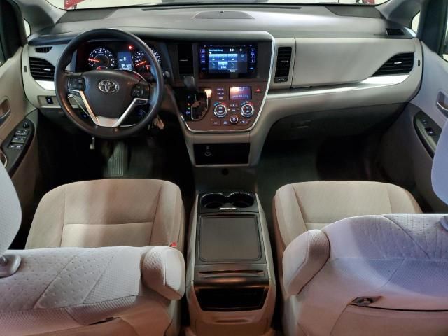 2017 Toyota Sienna LE