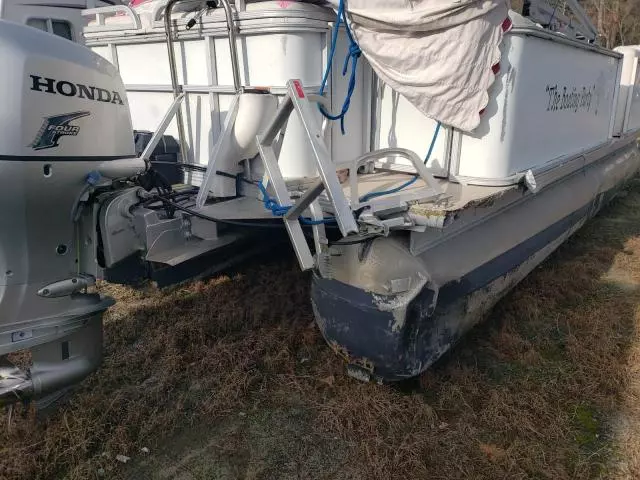 2008 Crestliner Boat