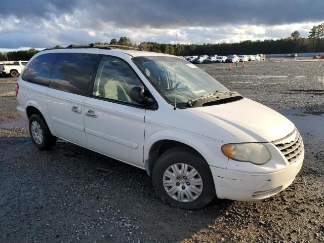 2006 Chrysler Town & Country LX