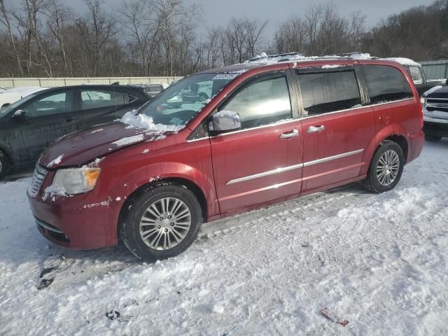 2014 Chrysler Town & Country Touring L