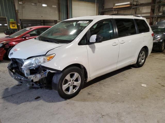 2013 Toyota Sienna LE