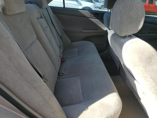 2004 Toyota Camry LE