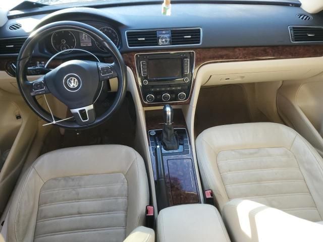 2012 Volkswagen Passat SEL