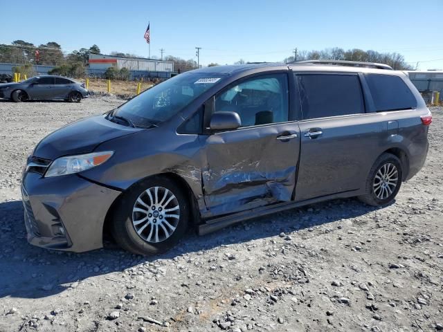 2020 Toyota Sienna XLE