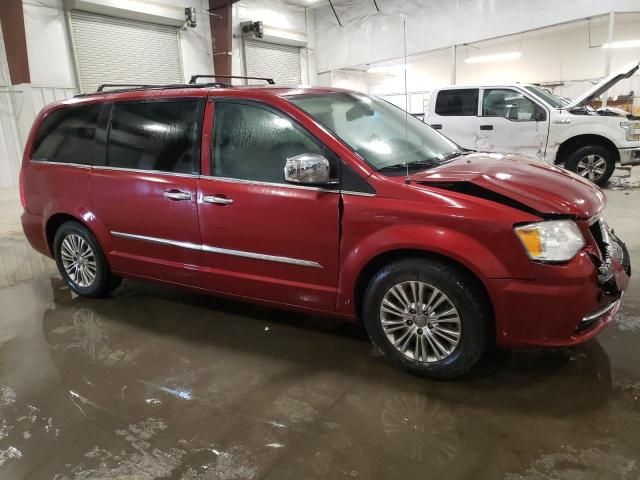 2013 Chrysler Town & Country Touring L