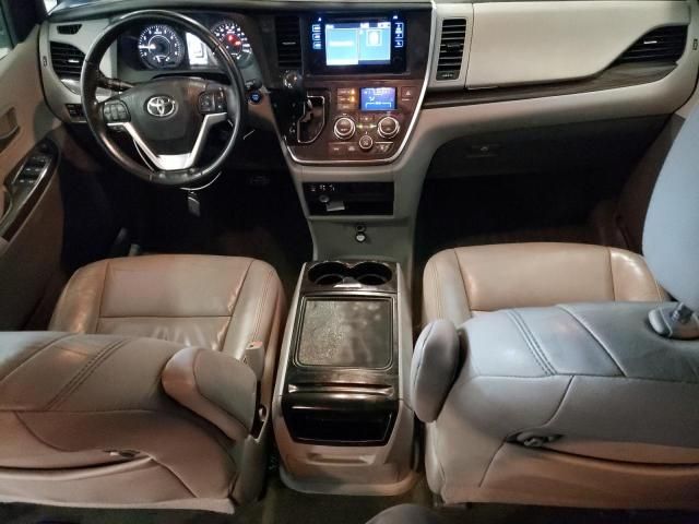 2016 Toyota Sienna XLE