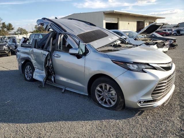 2024 Toyota Sienna XLE