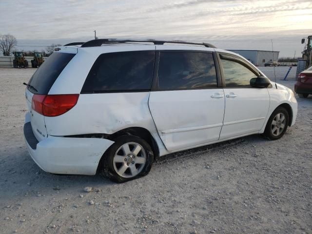 2009 Toyota Sienna CE