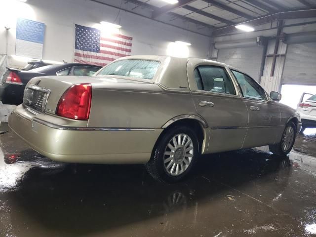 2004 Lincoln Town Car Executive