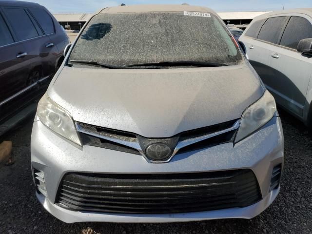 2018 Toyota Sienna LE