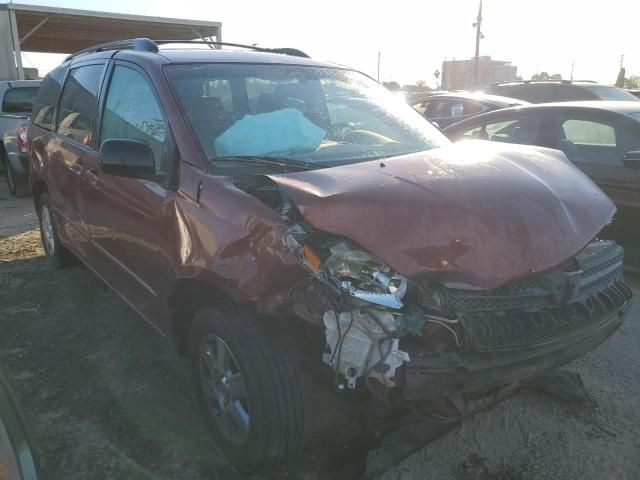 2005 Toyota Sienna CE