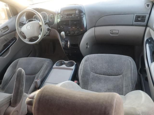 2004 Toyota Sienna CE