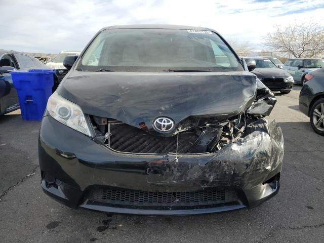 2017 Toyota Sienna LE